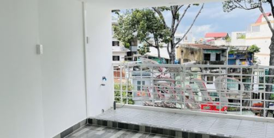 Bán nhà Quận 10 dưới 10 tỷ, Nhà mặt tiền đường Nguyễn Chí Thanh.