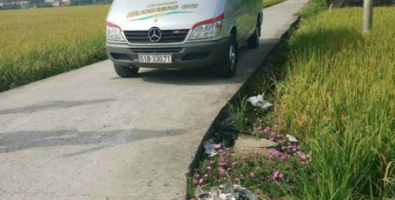 Bán gấp lô đất MT lộ đan xe 16 chỗ Lạc Tấn Tân Trụ 5x24 thổ giá 490tr nền cao ráo SHR LG