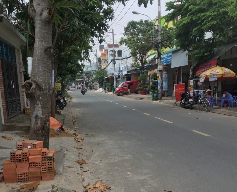 Bán Đất 4 nở hậu 4,2 dài 25,6m, sổ hồng riêng, mặt tiền đường Nguyễn Thị Tràng
